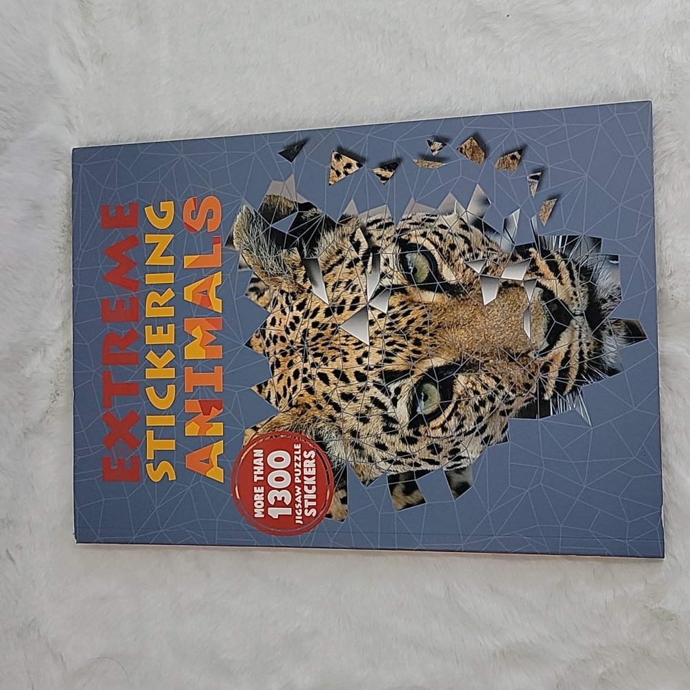 Extreme Stickering Animals Book
